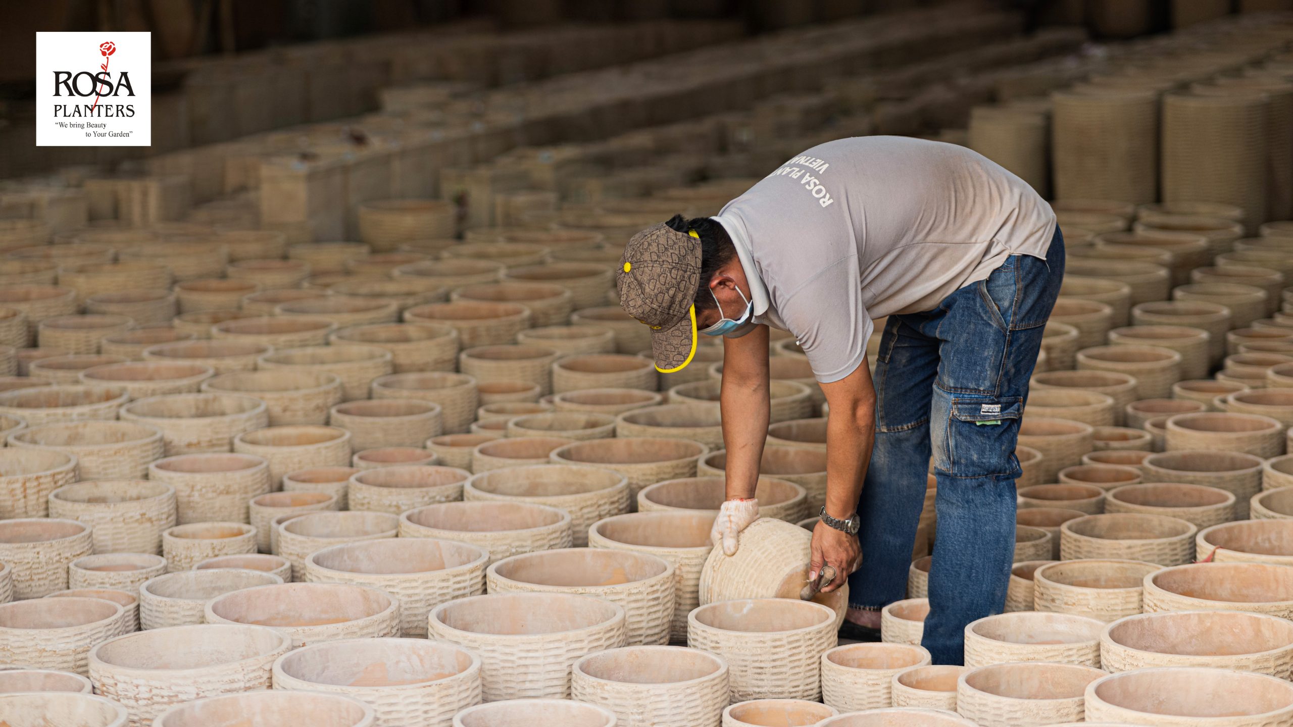 Quality inspection process for plant pots at a Vietnam manufacturing facility